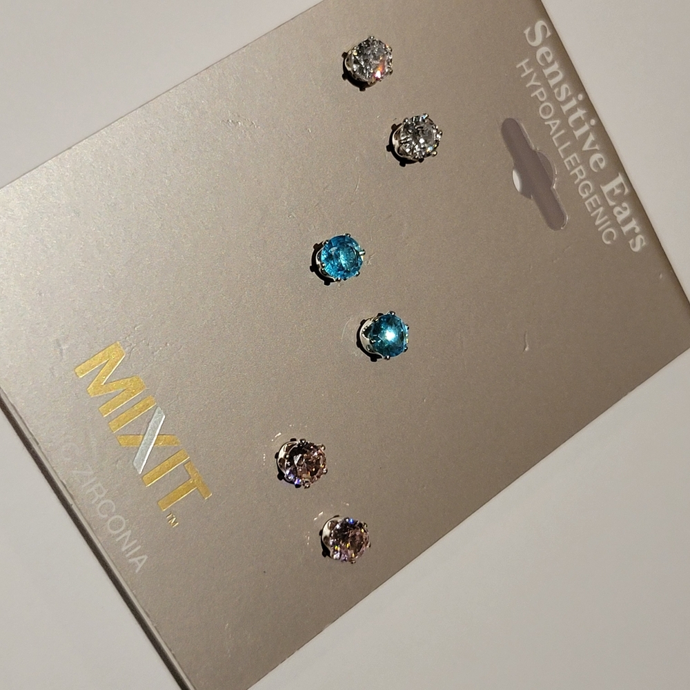 3 Pairs of Mixit Cubic Zircon Stud Earrings - Picture 7 of 8